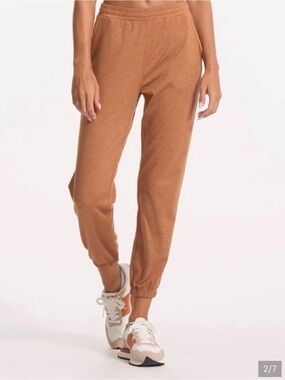 Vuori dream knit  NWT boyfriend jogger